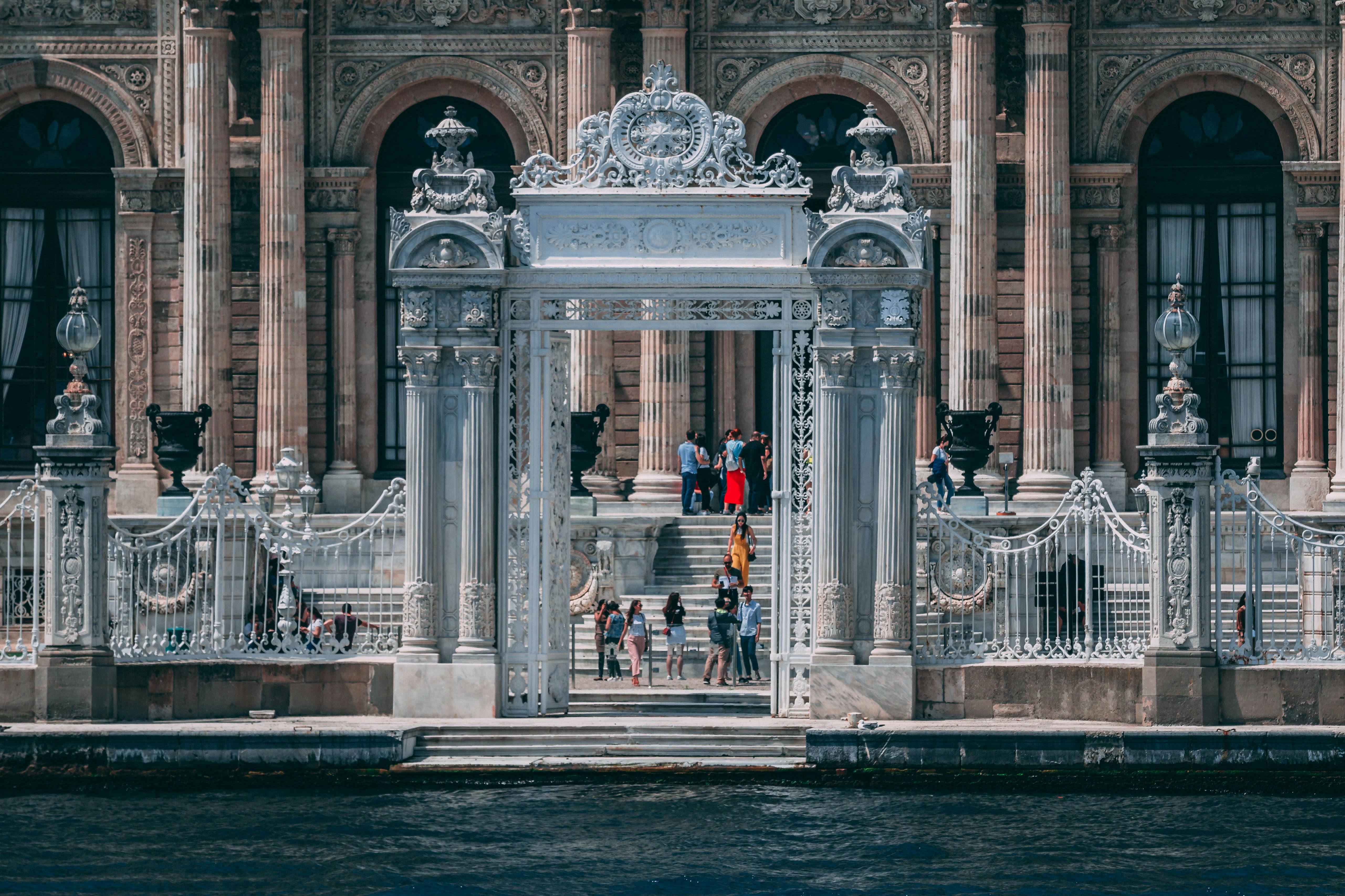 Guided Tour: Dolmabahce Palace with Bosphorus Cruise